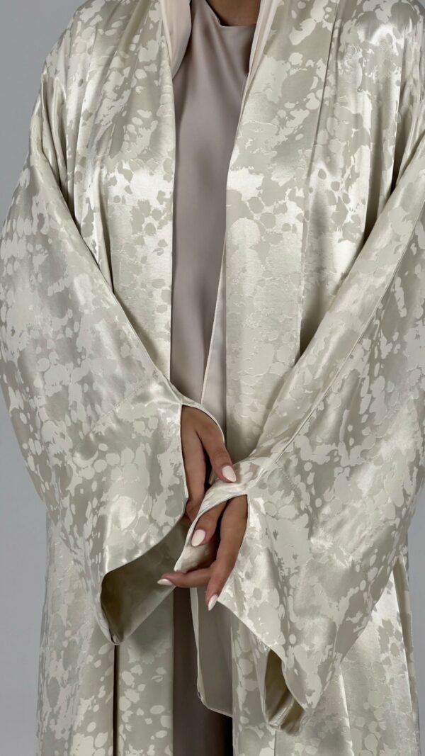 Ethereal Grace Abaya - Image 4
