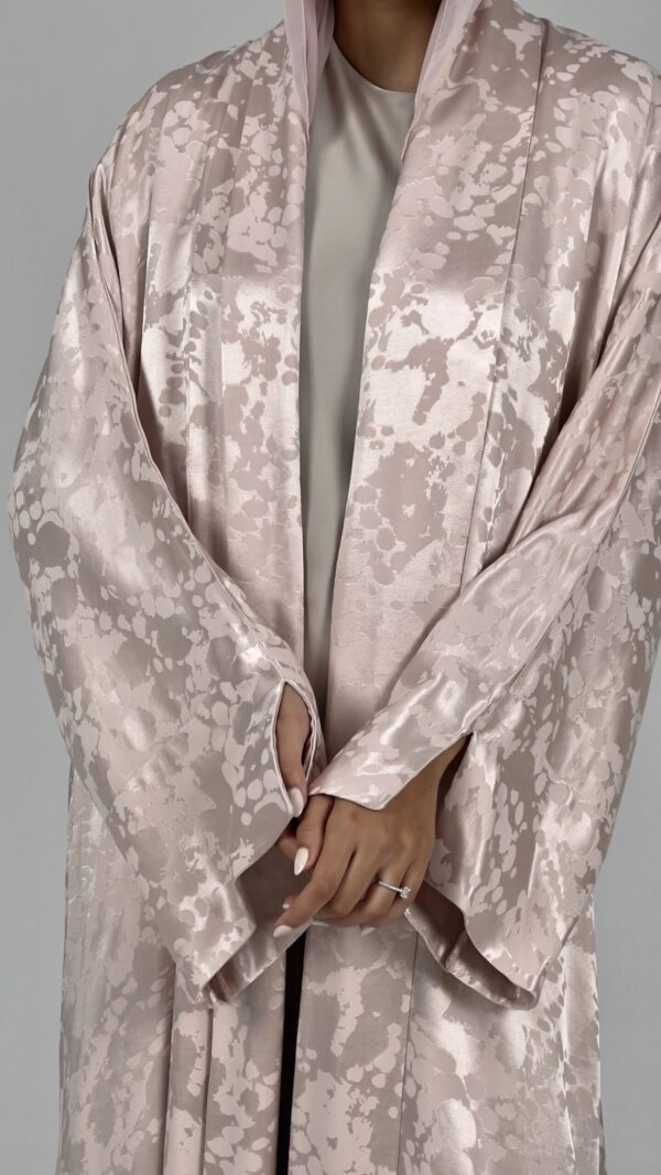 Rosy Mosaic Abaya - Image 3